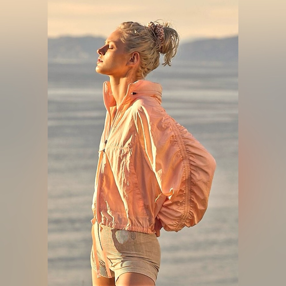 FREE PEOPLE FP Movement NEW Way Home Packable Jacket NEW Size S Peaches